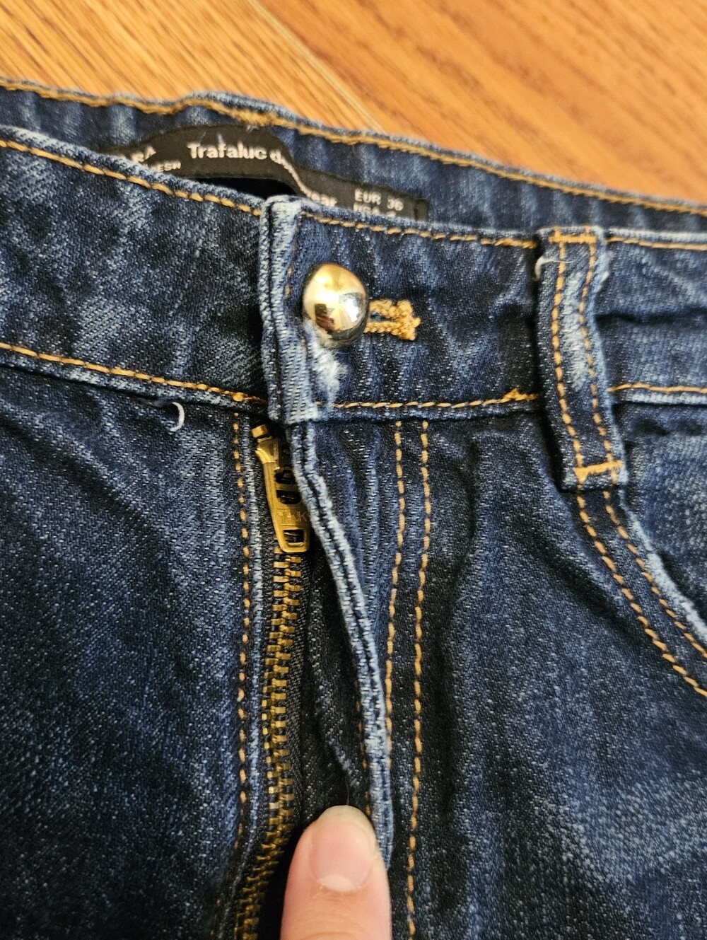Jeans - Picture 4 of 11